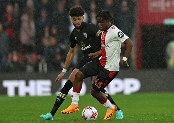 男足不仅在 男足不仅在